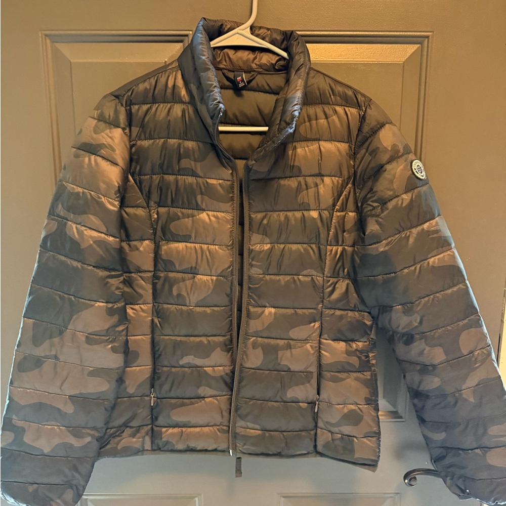 Abercrombie & Fitch Olive Gray Camo Quilted Puffer Jacket